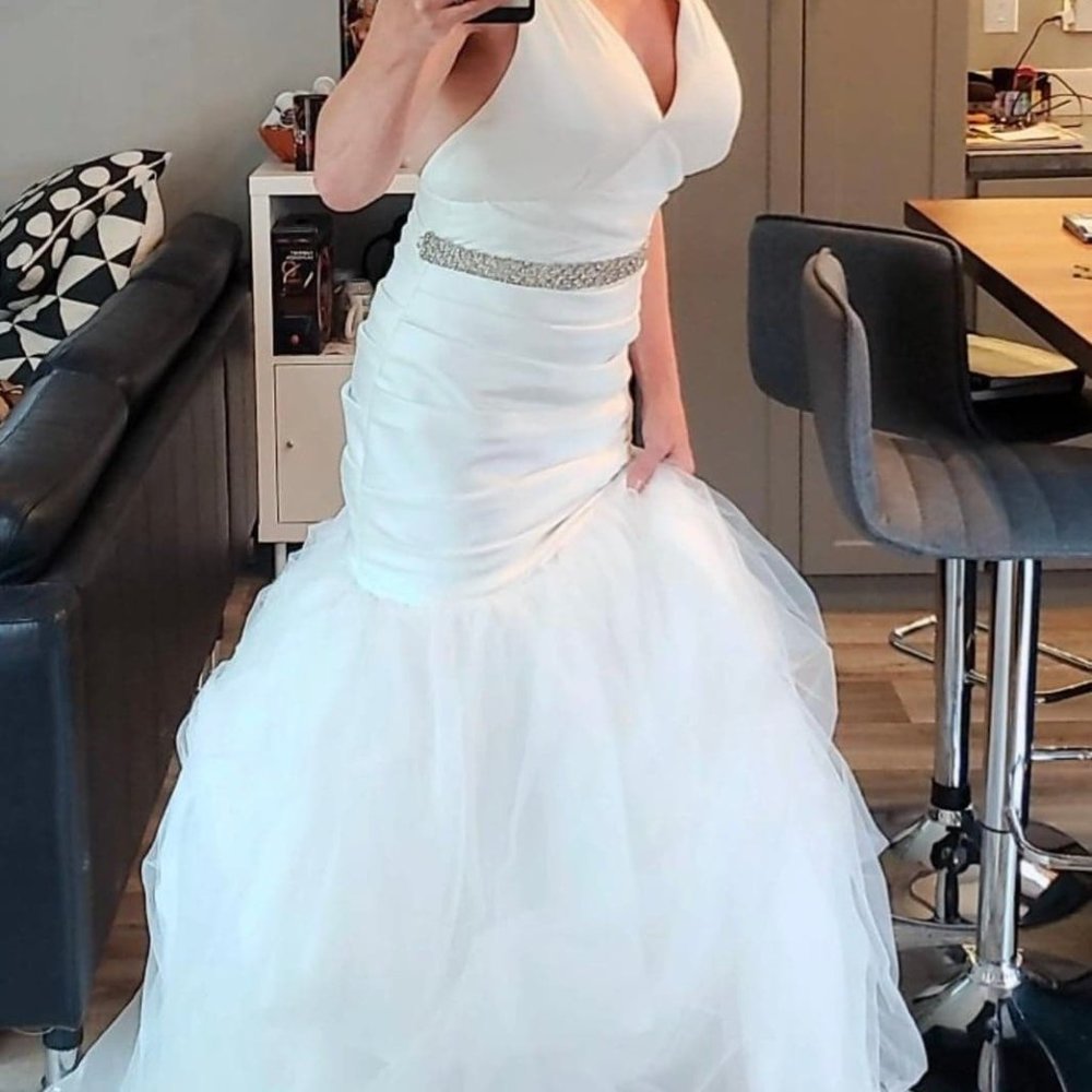 Vera Wang Wedding Dress Mermaid Gown Ruched Bodice Tulle - Bustle